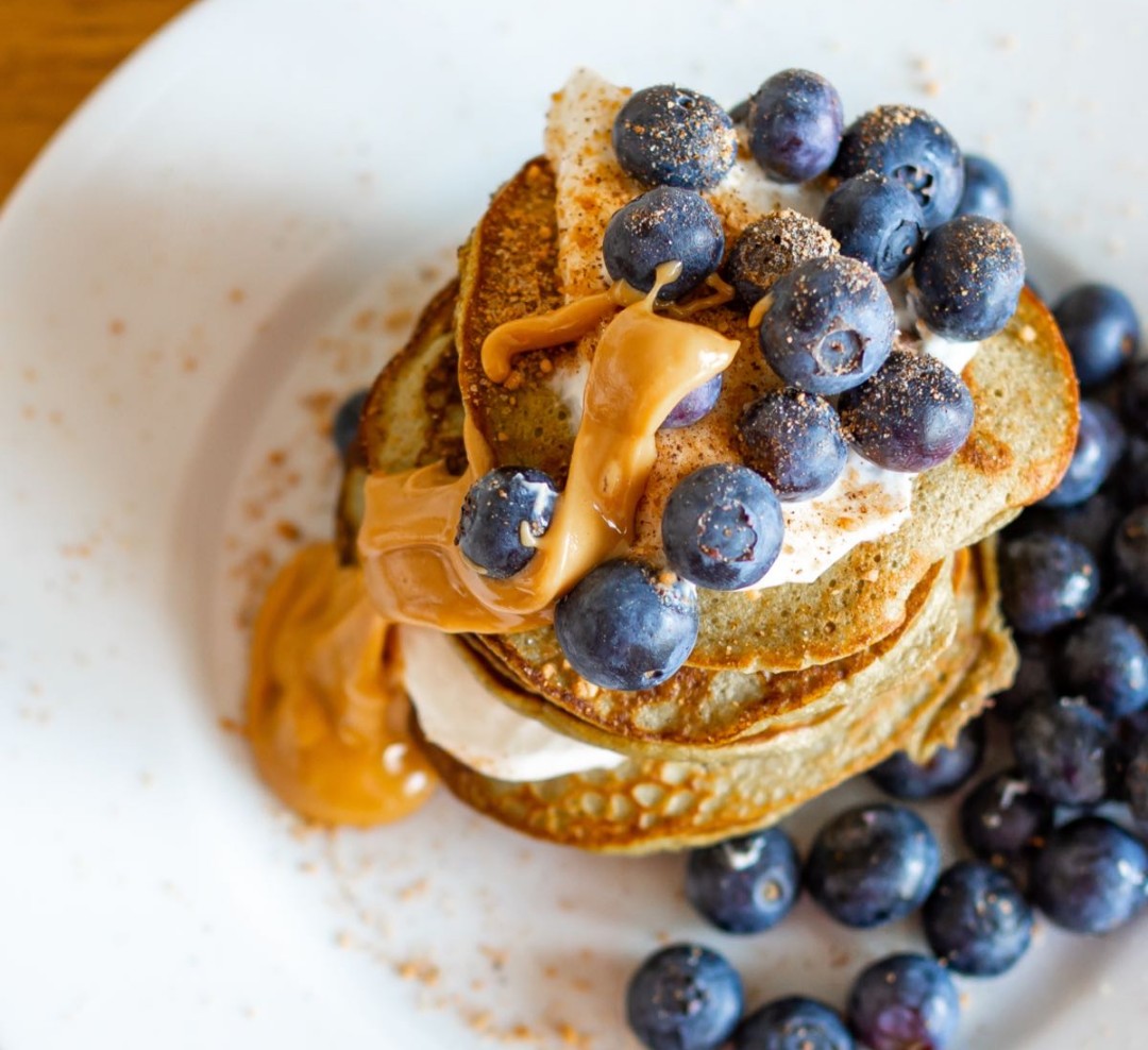 マイハニー　ピーナッツハニー　パンケーキ　ブルーベリー　生クリーム