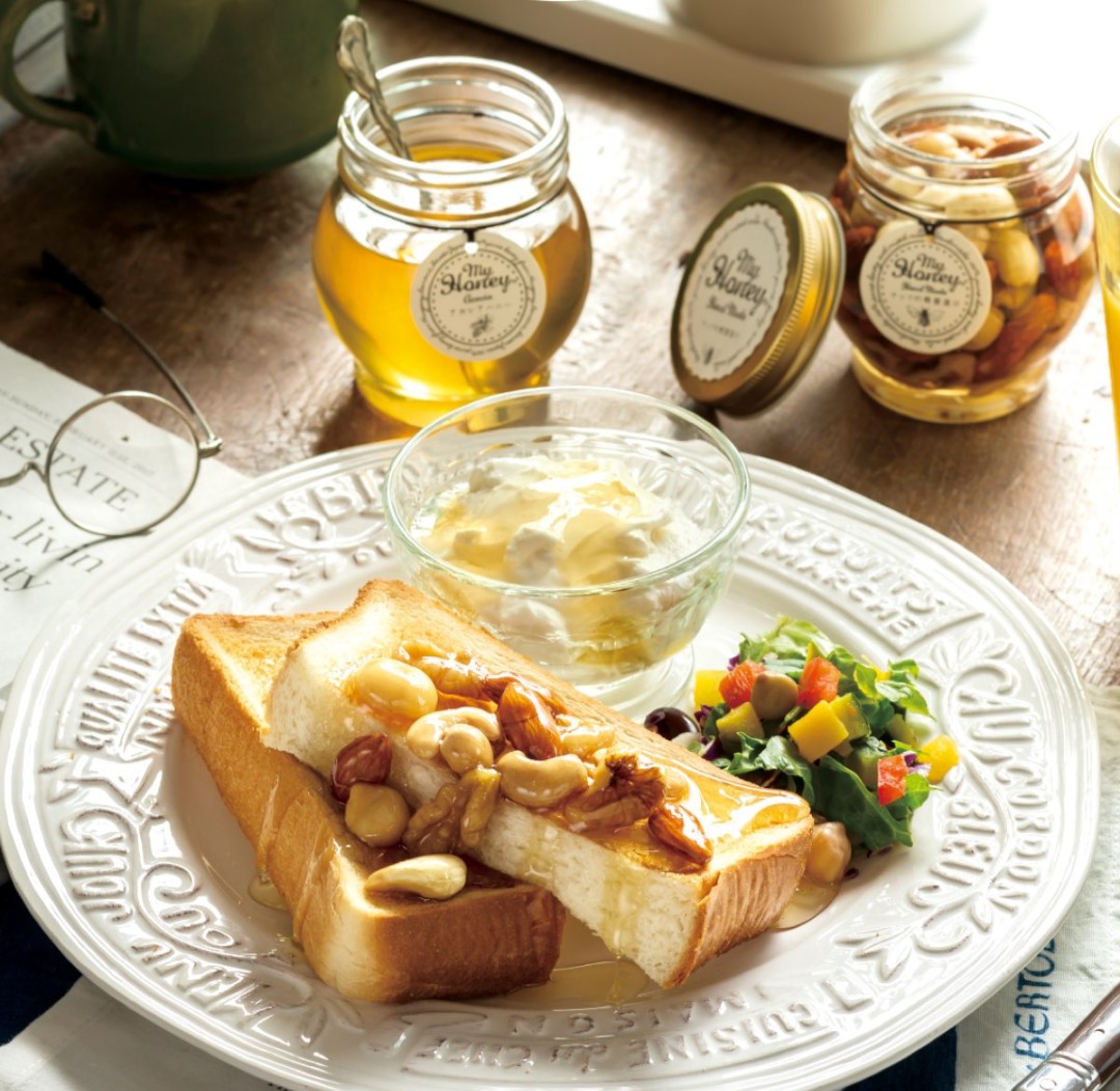 マイハニー　ナッツの蜂蜜漬け　トースト　朝食