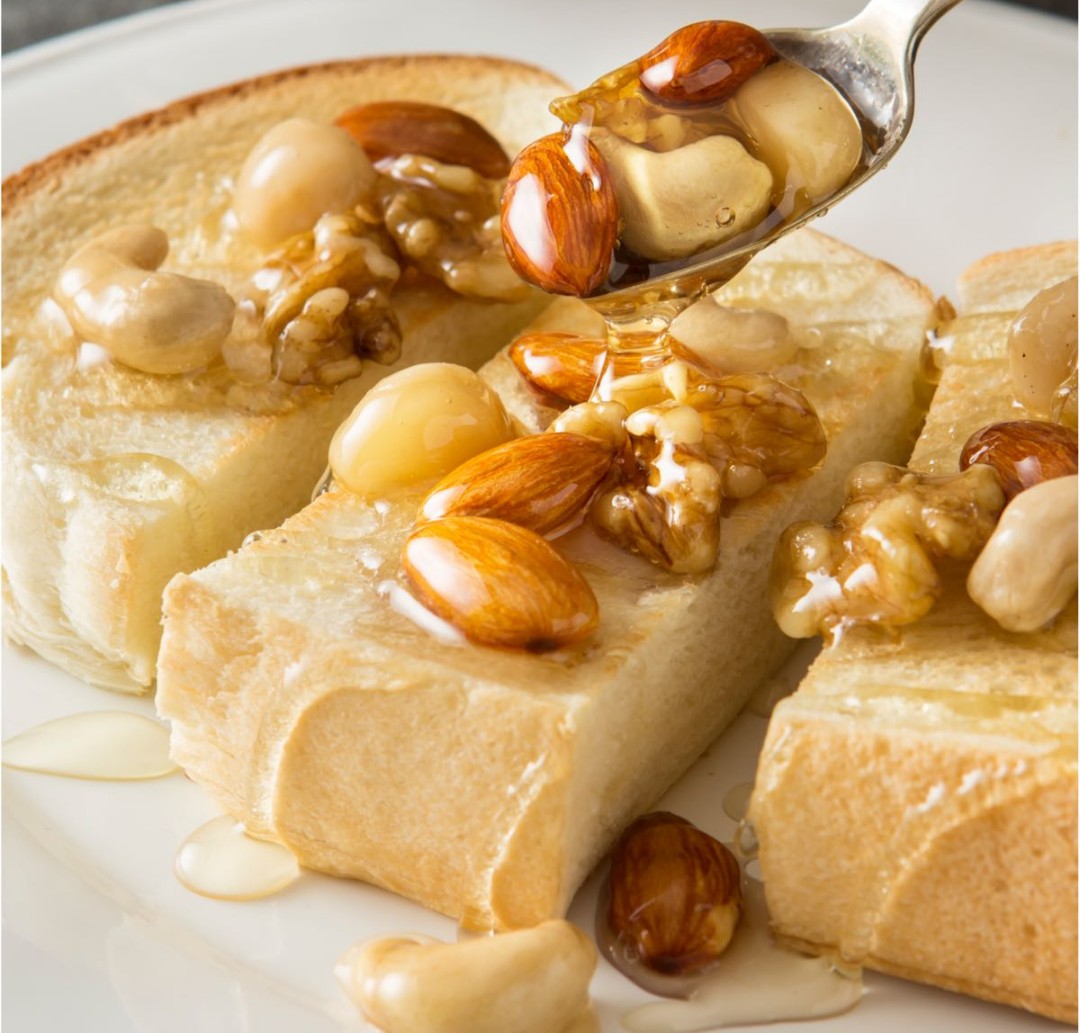 マイハニー　ナッツの蜂蜜漬け　トースト　朝食