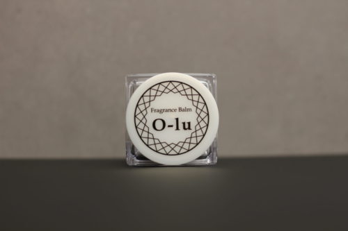 【新発想で爆発的な人気】髪に使える練り香水ケアバーム★香るヘアケア♪