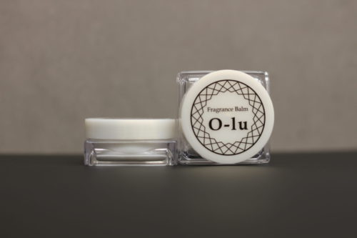 【新発想で爆発的な人気】髪に使える練り香水ケアバーム★香るヘアケア♪