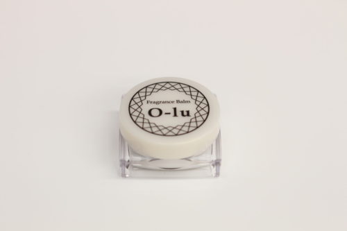 【新発想で爆発的な人気】髪に使える練り香水ケアバーム★香るヘアケア♪